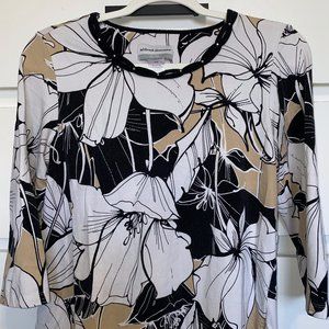 Floral Print mid-sleeve dressy t-shirt!